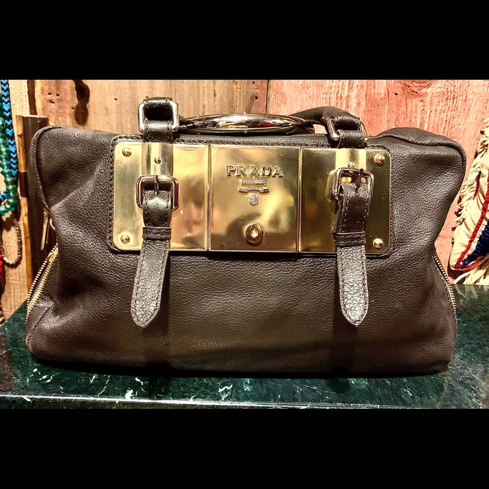 Gorgeous PRADA Handbag!  A real STRIKER!  It is in amazing condition! Rare find!